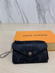 Louis Vuitton recto verso walle M69432 Size 13 x 9.5 x 2.5cm - 1