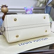  Louis Vuitton CarryAll PM Monogram Empreinte Cream 68123192 Size 30 x 24 x 12 cm - 3