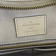  Louis Vuitton M46292 CarryAll MM Bag Tourterelle Grey Size 30 x 39 x 15 cm - 6
