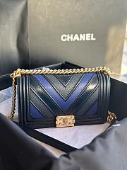 Chanel Medium Boy Chevrom Blue 67086 Size 25cm  - 2