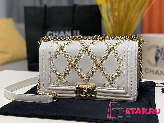 Chanel Boy Bag Latest Bag White 67086 Size 25cm - 1