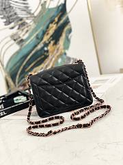 Chanel Flap Mini Black Size 17 cm - 4