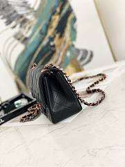 Chanel Flap Mini Black Size 17 cm - 3