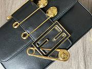 Fendace Brooch mini baguette Fendace Black leather bag Size 20x13x5 cm - 4
