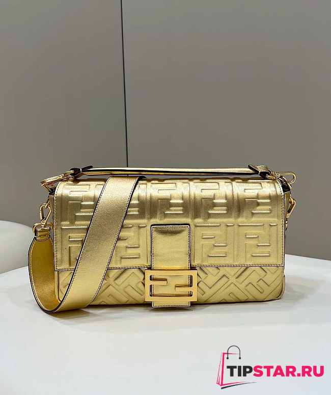 Fendi Baguette Gold Size 26x13x6 cm - 1