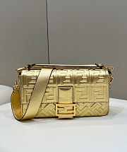 Fendi Baguette Gold Size 26x13x6 cm - 1