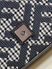 Fendi houndstooth-pattern baguette bag Size 27x6.5x15 cm - 6