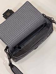 Fendi houndstooth-pattern baguette bag Size 27x6.5x15 cm - 2