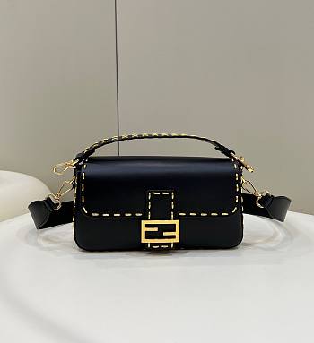Fendi BAGUETTE Black leather bag 8BR600 Size 28x6x13 cm