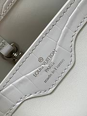 Louis Vuitton Capucines Crocodile Leather Silver N92967 Size 27x18x9 cm - 4