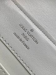 Louis Vuitton Capucines Crocodile Leather Silver N92967 Size 21x14x8 cm - 6