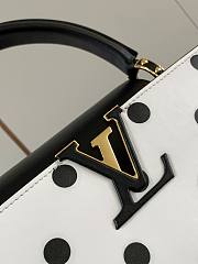  Louis Vuitton LV Capucines BB Polkadots Calfskin Putih List Hitam Size 31.5x20x11 cm - 6