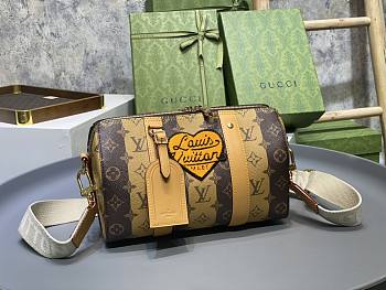 Louis Vuitton Stripe City Keepall M45963 Size 27x17x13 cm