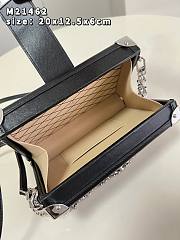 Louis Vuitton LV Petite Malle Handbag Size 20 x 12.5 x 6 cm - 2