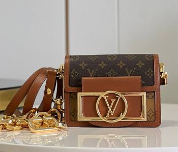 Louis Vuitton LV Dauphine Handbag Size 20 x 15 x 9 cm