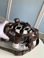 Louis Vuitton Monogram Chess Keepall Bandouliere 25 Brown Size 25x15x11 cm - 2