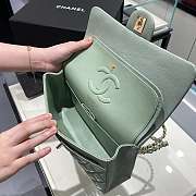 Chanel Flap Light Green Caviar Size 25 cm - 2