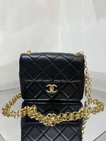 Chanel Flap Chain Bag Black Size 16x19.5x7 cm