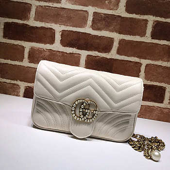 Gucci GG Marmont Pearl Chain Belt Bag White Size 17 x 22 x 10 cm