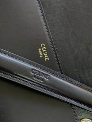 Celine medium Balck bag Triomphe frame in shiny calfskin Size 23x15.5x5 cm - 3