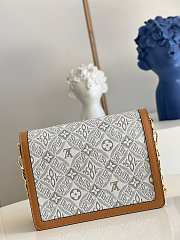 Louis Vuiiton Dauphine MM Ecru White 25x17x10.5 cm - 3