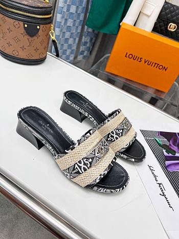 Louis Vuitton Logo Sandals 003