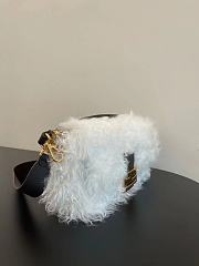 Fendi Baguette White mohair wool bag size 27x15x6 cm - 2