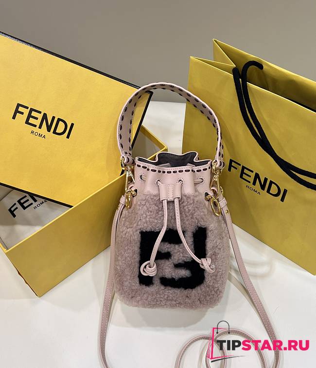Fendi mini Mon Tresor bucket bag Size 20x15x11 cm - 1