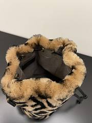 Fendi Mon Tresor Mini-bag in brown sheepskin Size 18x10x12 cm - 2