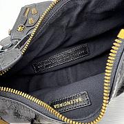Balenciaga le cagole xs shoulder bag crocodile embossed in black Size 26x16x10 cm - 4
