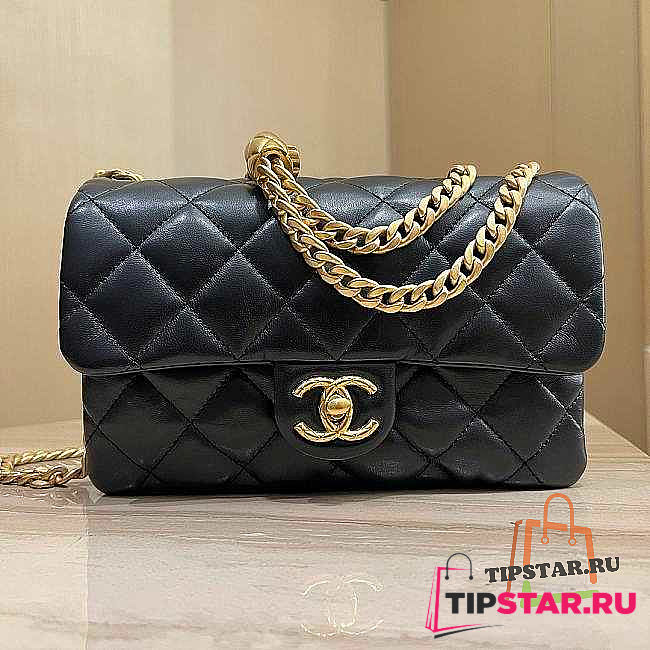 Chanel Flap Bag Lambskin Black Size 22x14x8 cm - 1