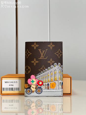 LV 2022 CHRISTMAS PASSPORT COVER Size 10x14x2.5 cm