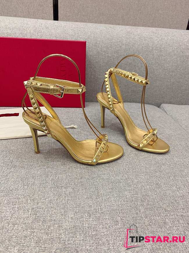  Valentino Garavani Small Stud Sandal Yellow - 1