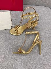  Valentino Garavani Small Stud Sandal Yellow - 2