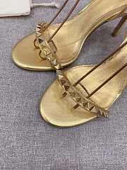  Valentino Garavani Small Stud Sandal Yellow - 4