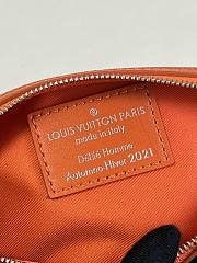 Louis Vuitton Carrot Pouch Size 7x25x7 cm - 5