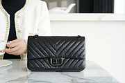 Chanel Flap Bag Cowhide Black Size 24 cm - 3