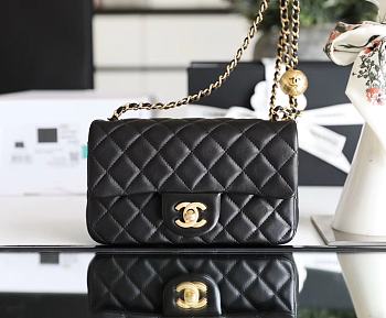 Chanel Mini Flap Bag Black Size 13×20×7 cm