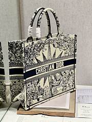 Dior Book Tote White and Black Rêve d'Infini Embroidery Size 42x35x18 cm - 5