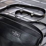 Valentino Garavani Roman Stud diamond-quilted shoulder bag Size 23x15x7 cm - 6