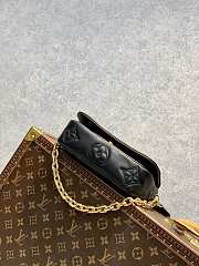 Louis Vuiiton Wallet On Strap Bubblegram Black Size 20x12x6 cm - 2