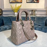 Dior Lady Medium bag warm taupe cannage lambskin Size 24 x 20 x 11 cm - 4