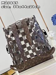 LV CHRISTOPHER MM M20865 Size 38x44x21 cm - 3