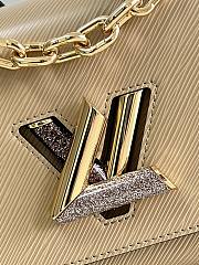  LV Twist lock on this Twist MM Brown handbag in Epi leather Size 23x17x9.5 cm - 2