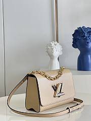 LV Twist lock on this Twist MM Brown handbag in Epi leather Size 23x17x9.5 cm - 4