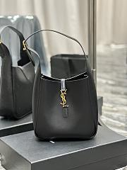 YSL LE 5 À 7 hobo bag smooth leather in black Size 23x22x8.5 cm - 1