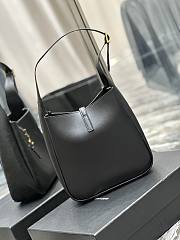 YSL LE 5 À 7 hobo bag smooth leather in black Size 23x22x8.5 cm - 4