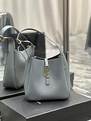 YSL LE 5 À 7 hobo bag smooth leather in blue Size 23x22x8.5 cm - 1