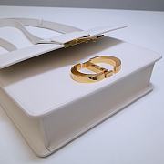 Christian Dior 30 Montaigne White Ultramatte Textured Leather Shoulder Bag Size 24x6x17 cm - 4