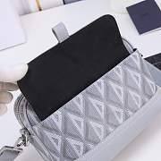 Dior Hit The Road messenger pouch Gray CD Diamond Canvas and Smooth Calfskin Size 20.5 x 15 x 7 cm - 4